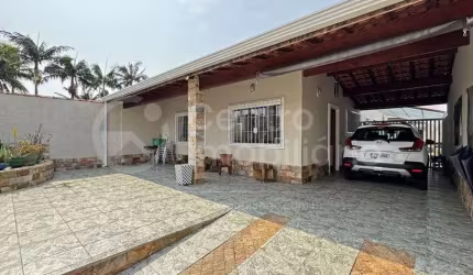 CASA à venda com 3 quartos em Peruíbe, no bairro Balneario Barra de Jangada