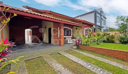 CASA à venda com 3 quartos em Peruíbe, no bairro Cidade Nova Peruíbe