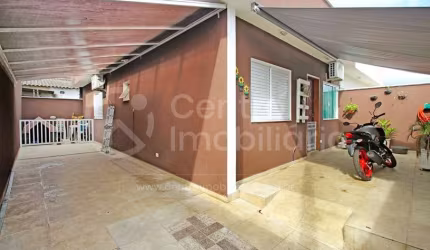 CASA à venda com 2 quartos em Peruíbe, no bairro Vila Romar