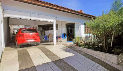 CASA à venda com 3 quartos em Peruíbe, no bairro Parque Balneario Oasis