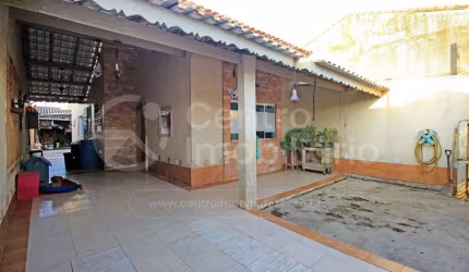 CASA à venda com 4 quartos em Peruíbe, no bairro Jardim Somar