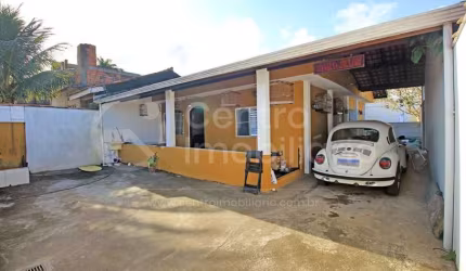 CASA à venda com 2 quartos em Peruíbe, no bairro Balneario Barra de Jangada