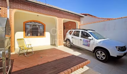 CASA à venda com piscina e 2 quartos em Peruíbe, no bairro Balneario Sao Joao Batista