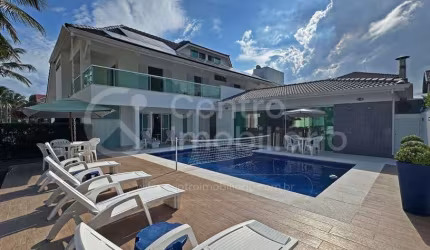 CASA à venda com piscina e 7 quartos em Peruíbe, no bairro Bougainvillee I