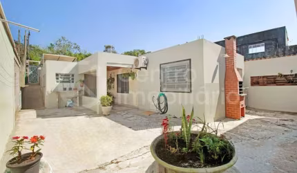 CASA à venda com 2 quartos em Peruíbe, no bairro Estancia Sao Jose