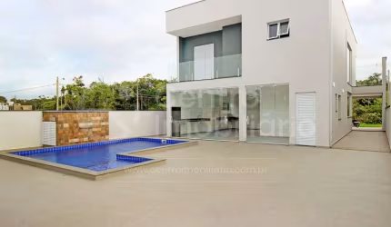 CASA à venda com piscina e 4 quartos em Peruíbe, no bairro Residencial Bosque Três Marias