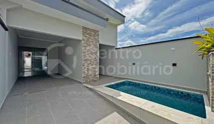 CASA à venda com piscina e 2 quartos em Peruíbe, no bairro Jardim Peruibe