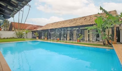 CASA à venda com piscina e 4 quartos em Peruíbe, no bairro Jardim Imperador