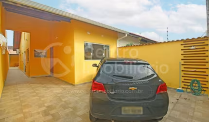 CASA à venda com piscina e 2 quartos em Peruíbe, no bairro Cidade Nova Peruíbe
