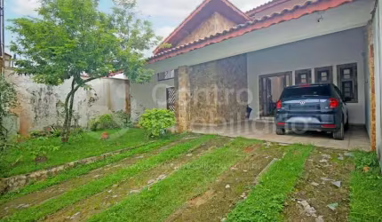 CASA à venda com 3 quartos em Peruíbe, no bairro Centro