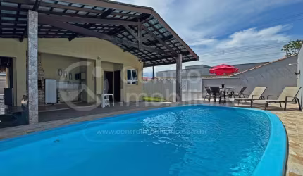 CASA à venda com 3 quartos em Peruíbe, no bairro Jardim Sao Luiz