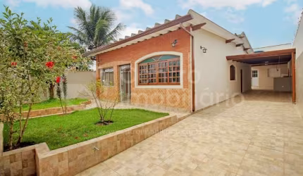 CASA à venda com 2 quartos em Peruíbe, no bairro Jardim Peruibe