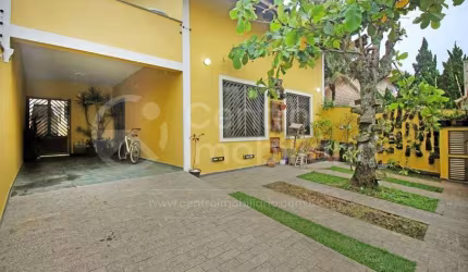 CASA à venda com 4 quartos em Peruíbe, no bairro Balneário Casa Blanca