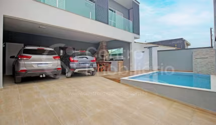 CASA à venda com piscina e 3 quartos em Peruíbe, no bairro Jardim Três Marias
