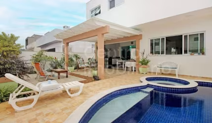 CASA à venda com piscina e 4 quartos em Peruíbe, no bairro Bougainvillee IV