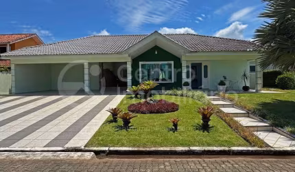 CASA à venda com 3 quartos em Peruíbe, no bairro Bougainvillee III