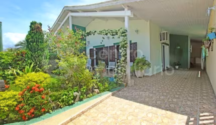 CASA à venda com 3 quartos em Peruíbe, no bairro Parque Turistico