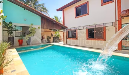 CASA à venda com piscina e 4 quartos em Peruíbe, no bairro Estancia Sao Jose