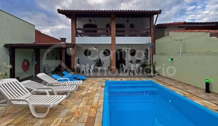 CASA à venda com piscina e 5 quartos em Peruíbe, no bairro Parque Balneario Oasis