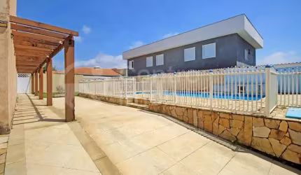 CASA à venda com piscina e 2 quartos em Peruíbe, no bairro Estancia Sao Jose