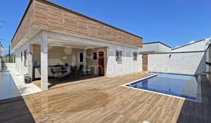 CASA à venda com piscina e 3 quartos em Peruíbe, no bairro Jardim Sao Luiz