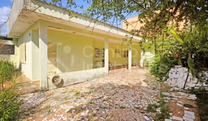 CASA à venda com 2 quartos em Peruíbe, no bairro Centro