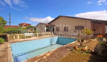 CASA à venda com 2 quartos em Peruíbe, no bairro Centro