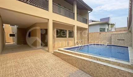 CASA à venda com piscina e 4 quartos em Peruíbe, no bairro Balneário Casa Blanca