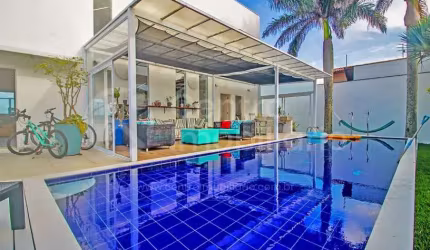 CASA à venda com piscina e 3 quartos em Peruíbe, no bairro Jardim Star