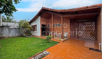 CASA à venda com 3 quartos em Peruíbe, no bairro Cidade Nova Peruíbe
