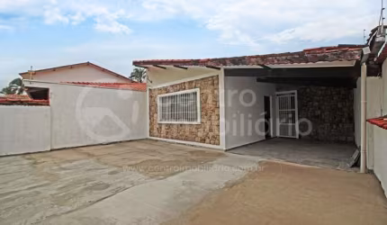 CASA à venda com 4 quartos em Peruíbe, no bairro Stella Maris