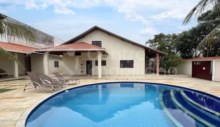 CASA à venda com piscina e 3 quartos em Peruíbe, no bairro Cidade Nova Peruíbe