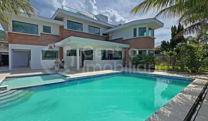 CASA à venda com piscina e 7 quartos em Peruíbe, no bairro Guarau