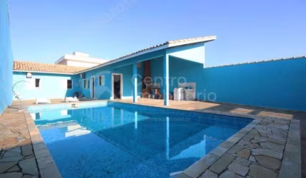 CASA à venda com piscina e 2 quartos em Peruíbe, no bairro Estancia Sao Jose