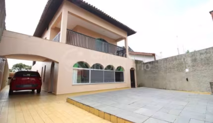 CASA à venda com 3 quartos em Peruíbe, no bairro Centro