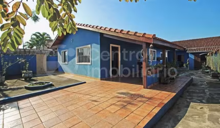 CASA à venda com 2 quartos em Peruíbe, no bairro Stella Maris