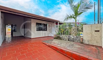 CASA à venda com 2 quartos em Peruíbe, no bairro Jardim Ribamar