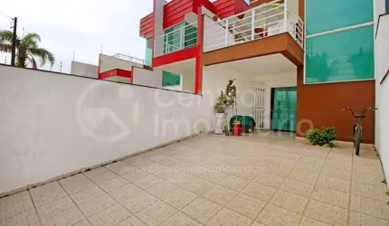 CASA à venda com 3 quartos em Peruíbe, no bairro Balneario Barra de Jangada