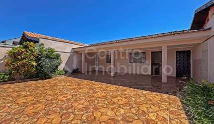 CASA à venda com 2 quartos em Peruíbe, no bairro Balneário Casa Blanca