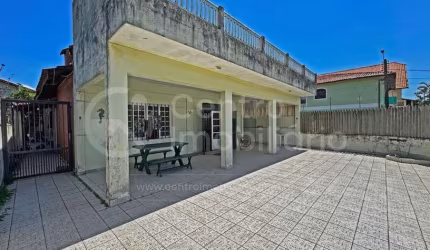 CASA à venda com 3 quartos em Peruíbe, no bairro Balneario Barra de Jangada