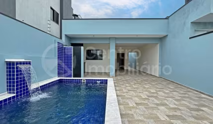 CASA à venda com piscina e 3 quartos em Peruíbe, no bairro Cidade Nova Peruíbe