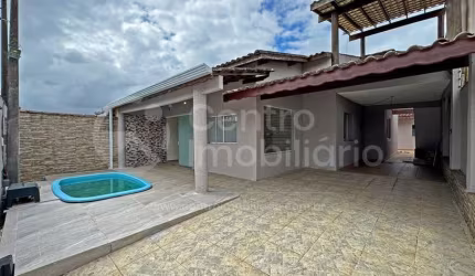 CASA à venda com piscina e 3 quartos em Peruíbe, no bairro Estancia Sao Jose