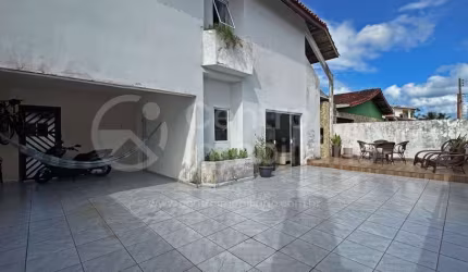 CASA à venda com 6 quartos em Peruíbe, no bairro Jardim Imperador
