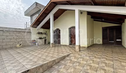CASA à venda com 2 quartos em Peruíbe, no bairro Parque Balneario Oasis