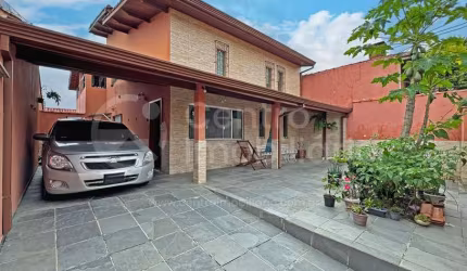 CASA à venda com 3 quartos em Peruíbe, no bairro Parque Balneario Oasis