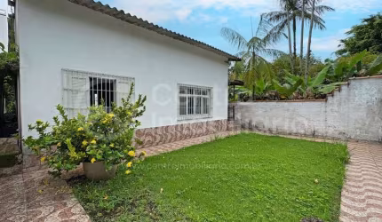 CASA à venda com 2 quartos em Peruíbe, no bairro Centro