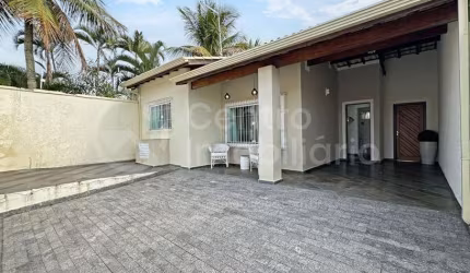 CASA à venda com 4 quartos em Peruíbe, no bairro Balneario Barra de Jangada