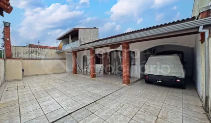 CASA à venda com 3 quartos em Peruíbe, no bairro Balneario Josedy