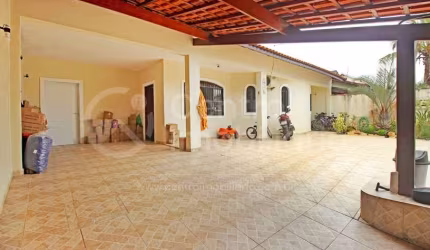 CASA à venda com 3 quartos em Peruíbe, no bairro Parque Turistico