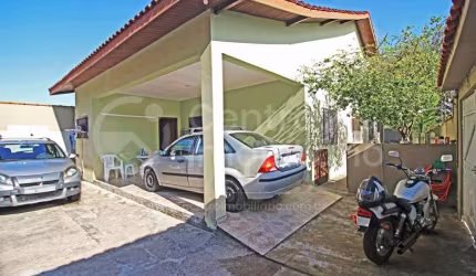 CASA à venda com 3 quartos em Peruíbe, no bairro Estancia Balnearia Convento Velho
